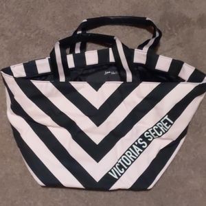New Victoria secret tote need gone make a offer